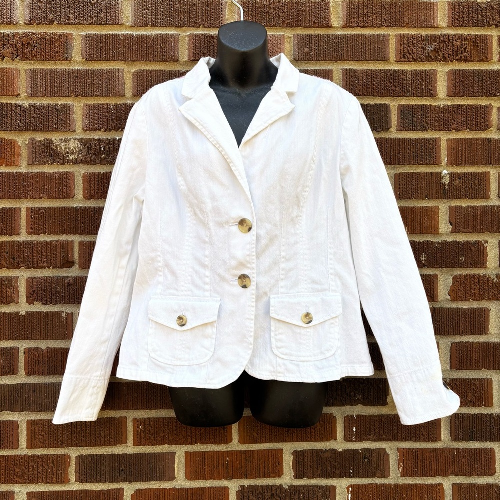 Upcycled Women’s XL White Cotton Jean Denim jacket with floral lace appliqué - Picture 2 of 9